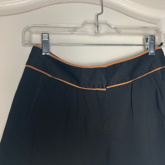 Aritzia T. Babaton Shorts - Picture 2 of 6